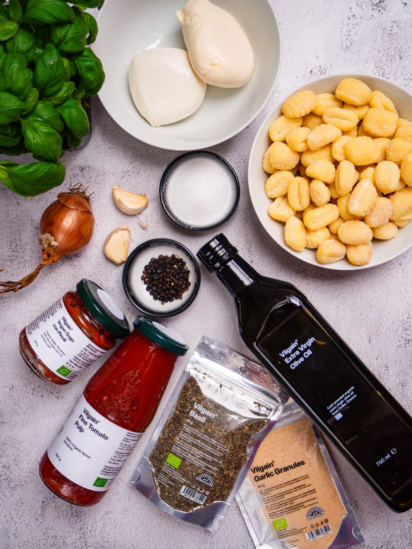 Gnocchi z sosem pomidorowym i mozzarellą