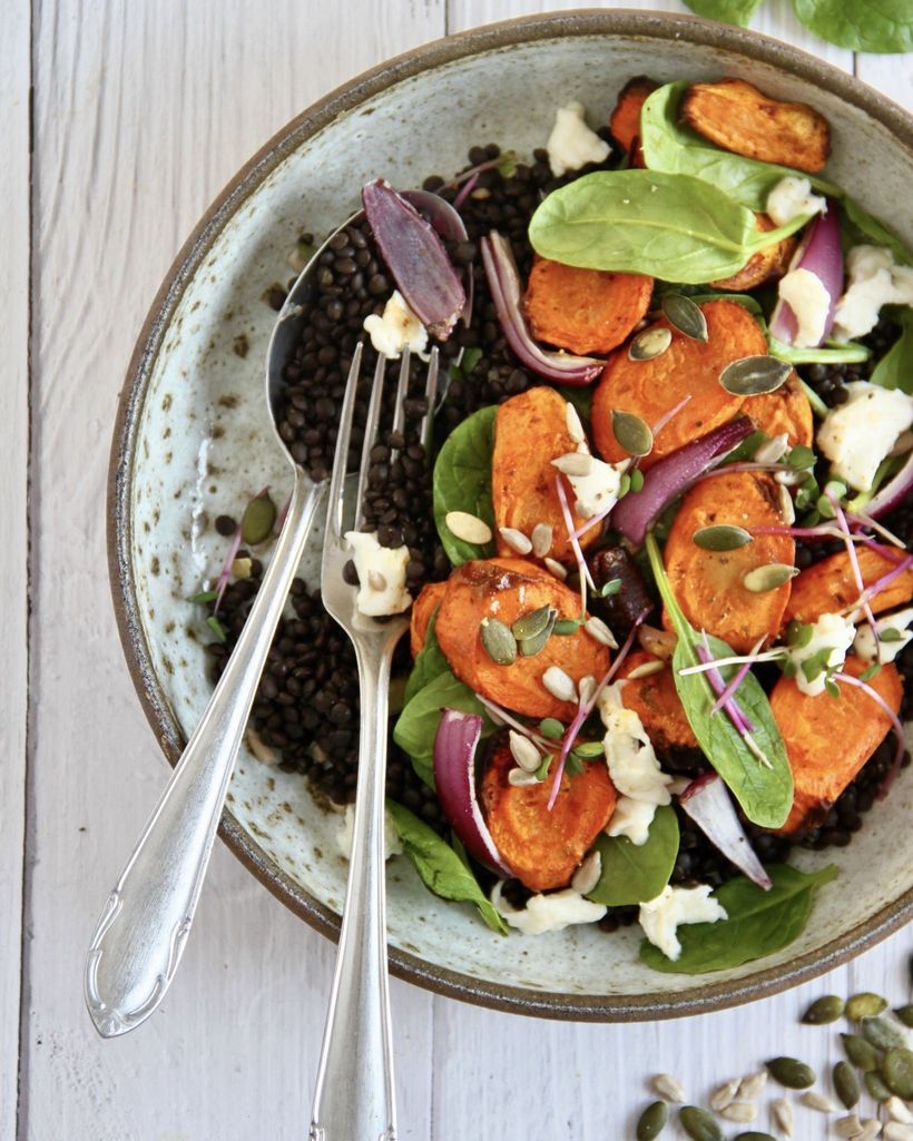 Teplý šošovicový šalát s mrkvou