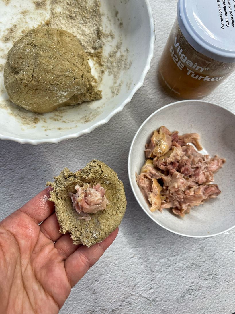 Jogurtové knedlíky plněné krůtím masem se zelím