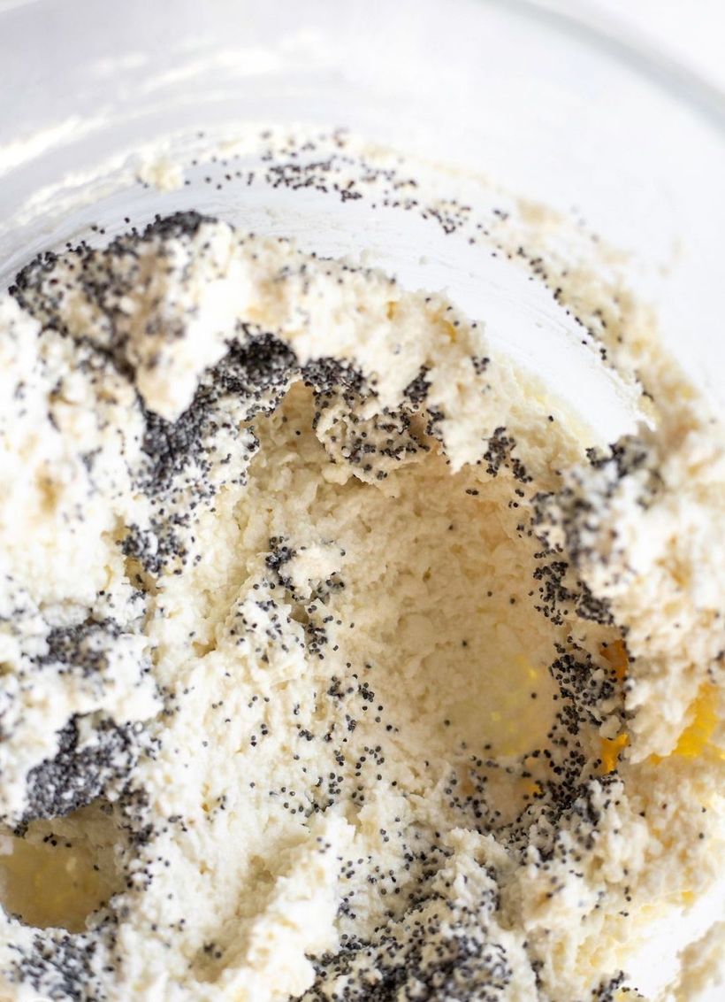 Strouhaný koláč s tvarohovo-makovou náplní