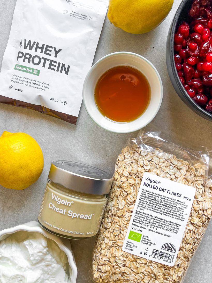 Quick Red Currant Crumble