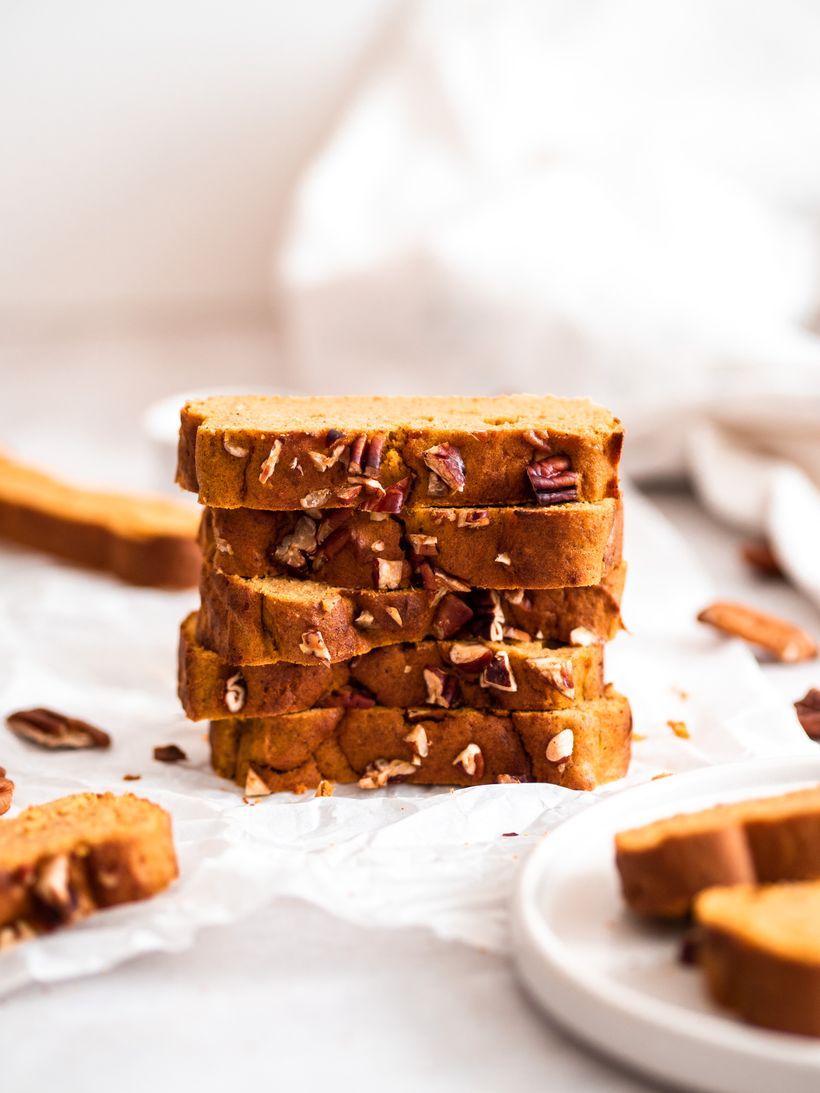 Vláčný dýňový chlebíček s pekanovými ořechy