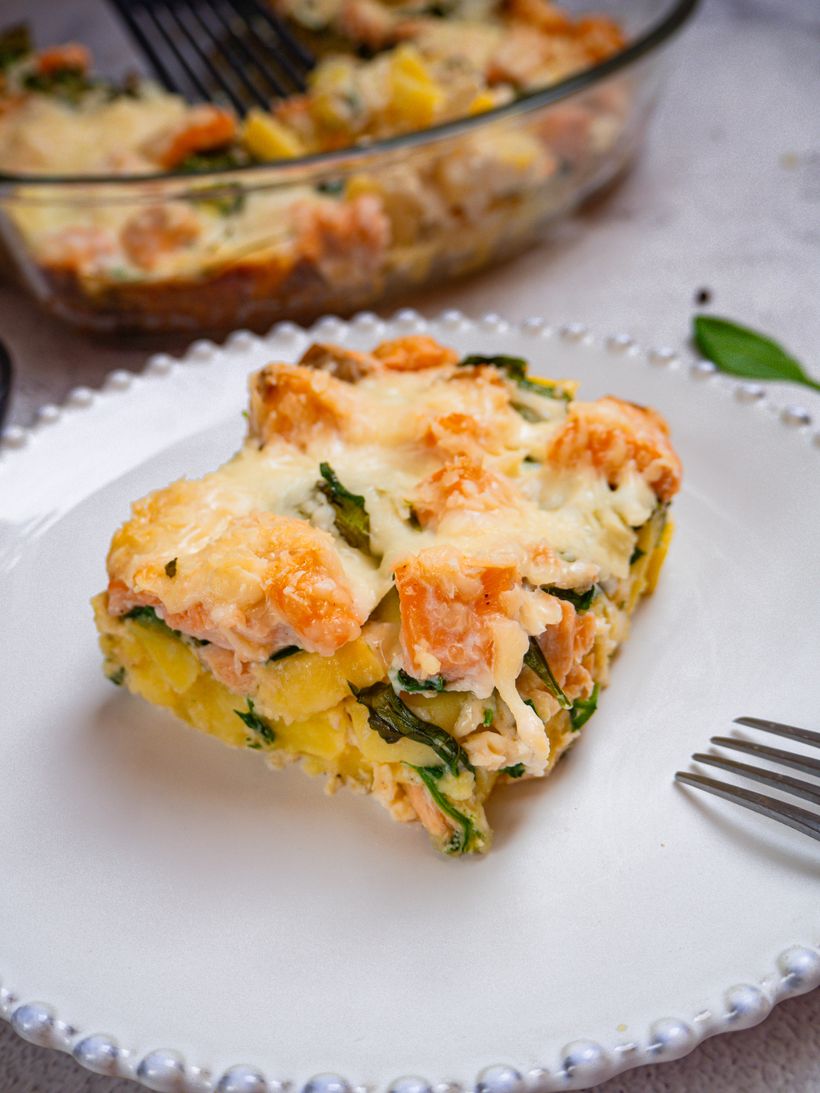 Überbackene Kartoffeln mit Lachs und Spinat