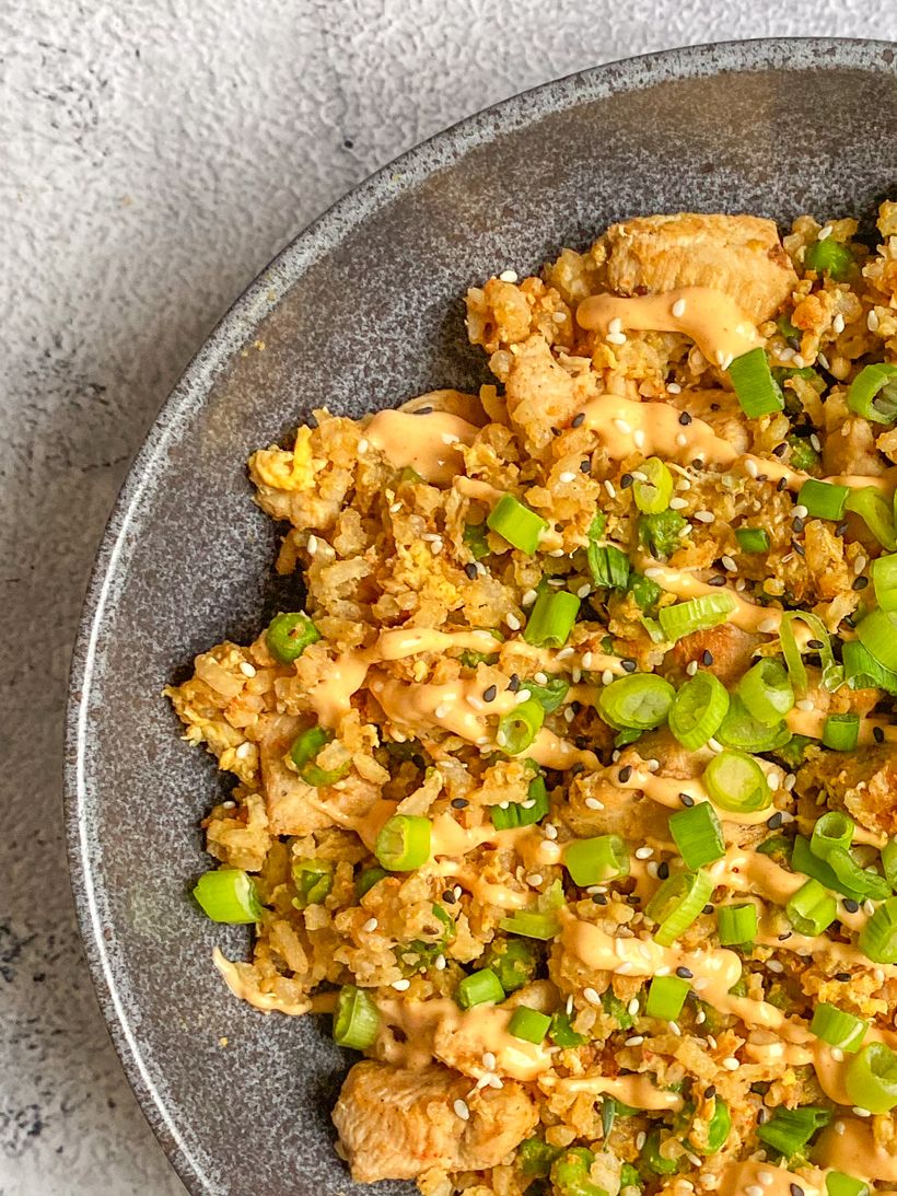 Orez prăjit cremos coreean cu pui