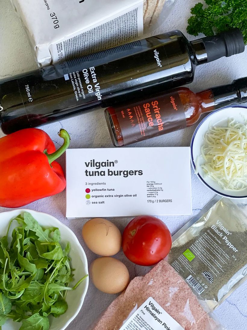 Eier-Sandwich mit Thunfisch und Gemüse