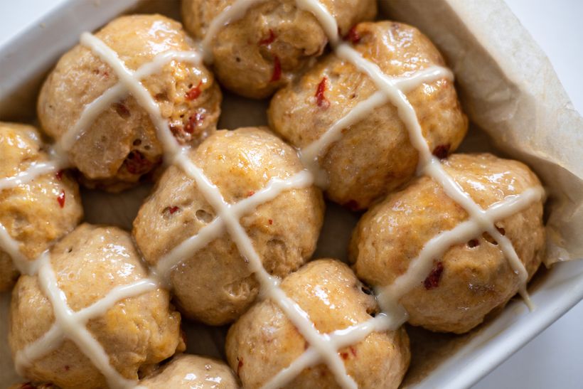 Špaldové hot cross buns s goji