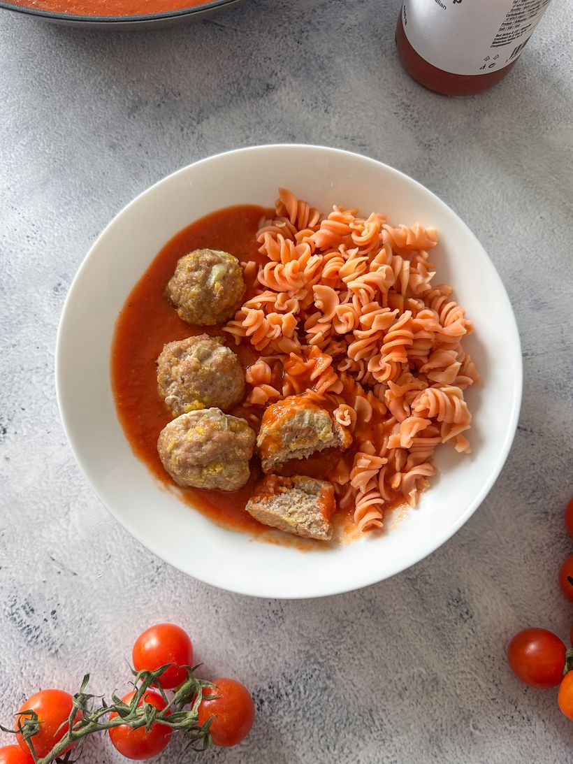 Tomatensauce mit Fleischbällchen