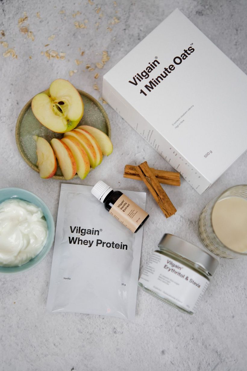 Proteinový mug cake s jablkem