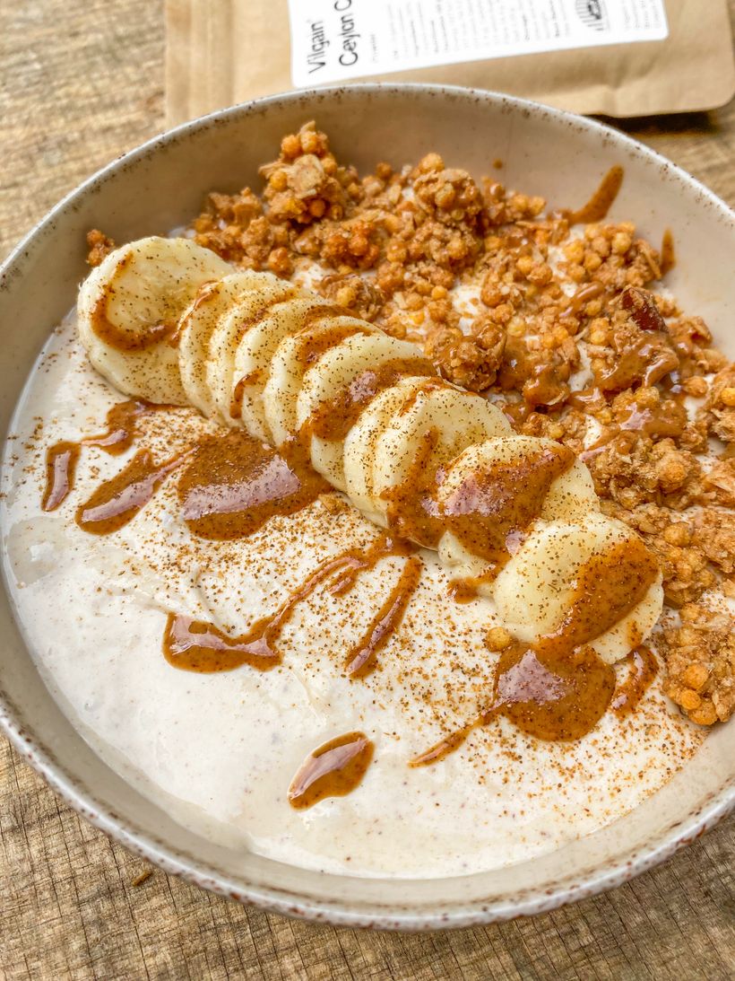 Chai latte smoothie bowl