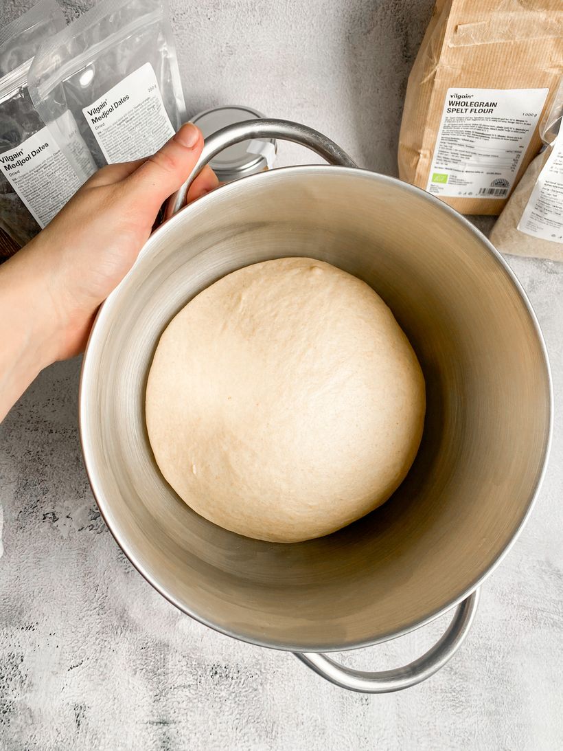 Skořicovo datlový pletenec