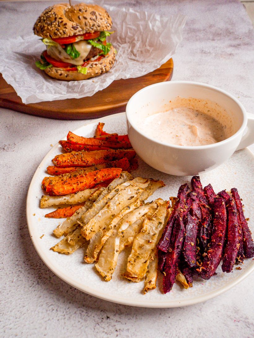 Gemüse-Pommes aus dem Ofen mit Knoblauch-Dip