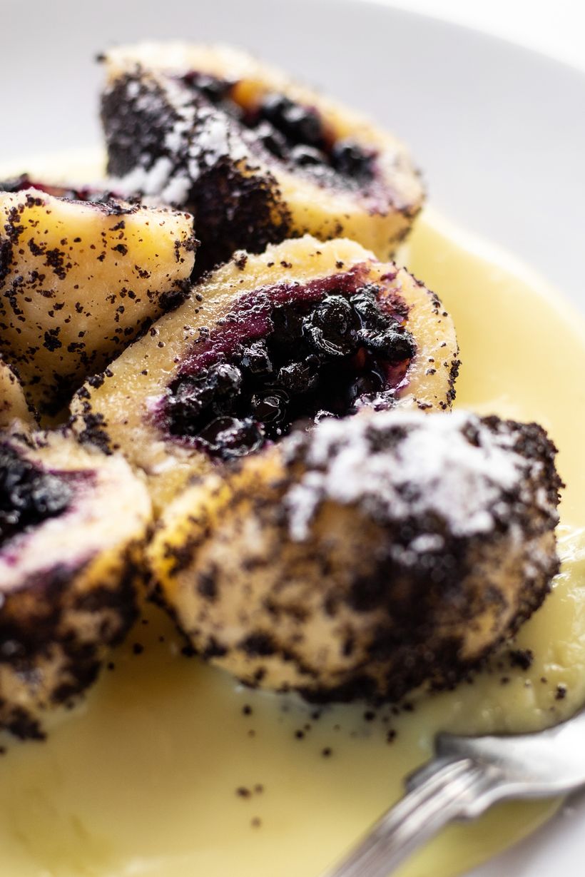 Fitness tvarohové knedlíky s borůvkami a pudinkem