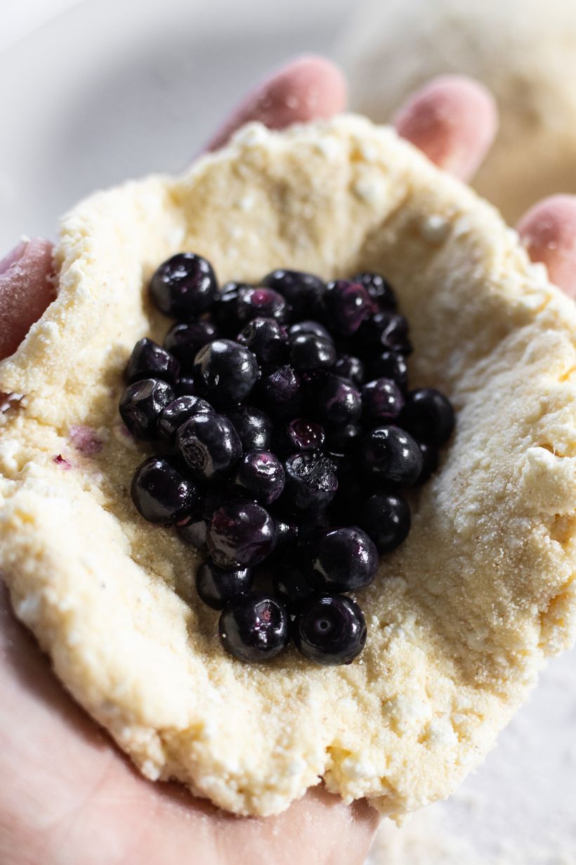 Fitness tvarohové knedlíky s borůvkami a pudinkem