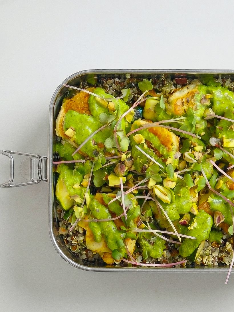 Quinoa s shiitake, pečenou zeleninou a halloumi