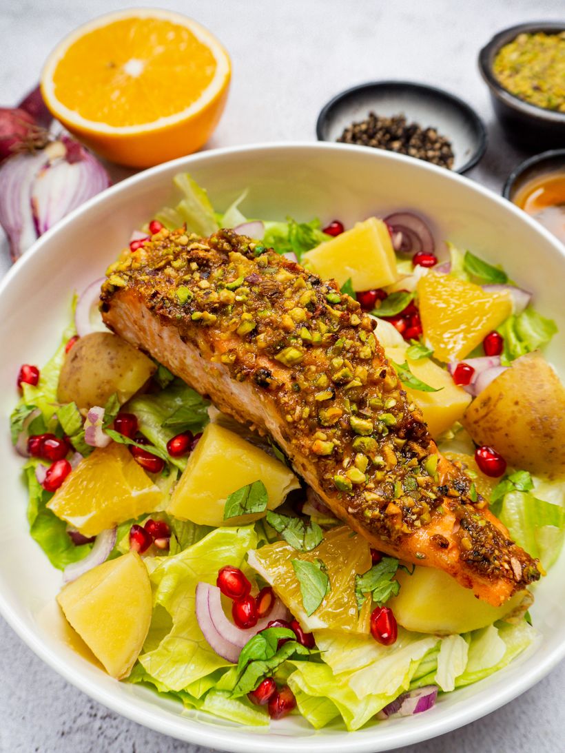 Losos s pistáciovou krustou a bramborami