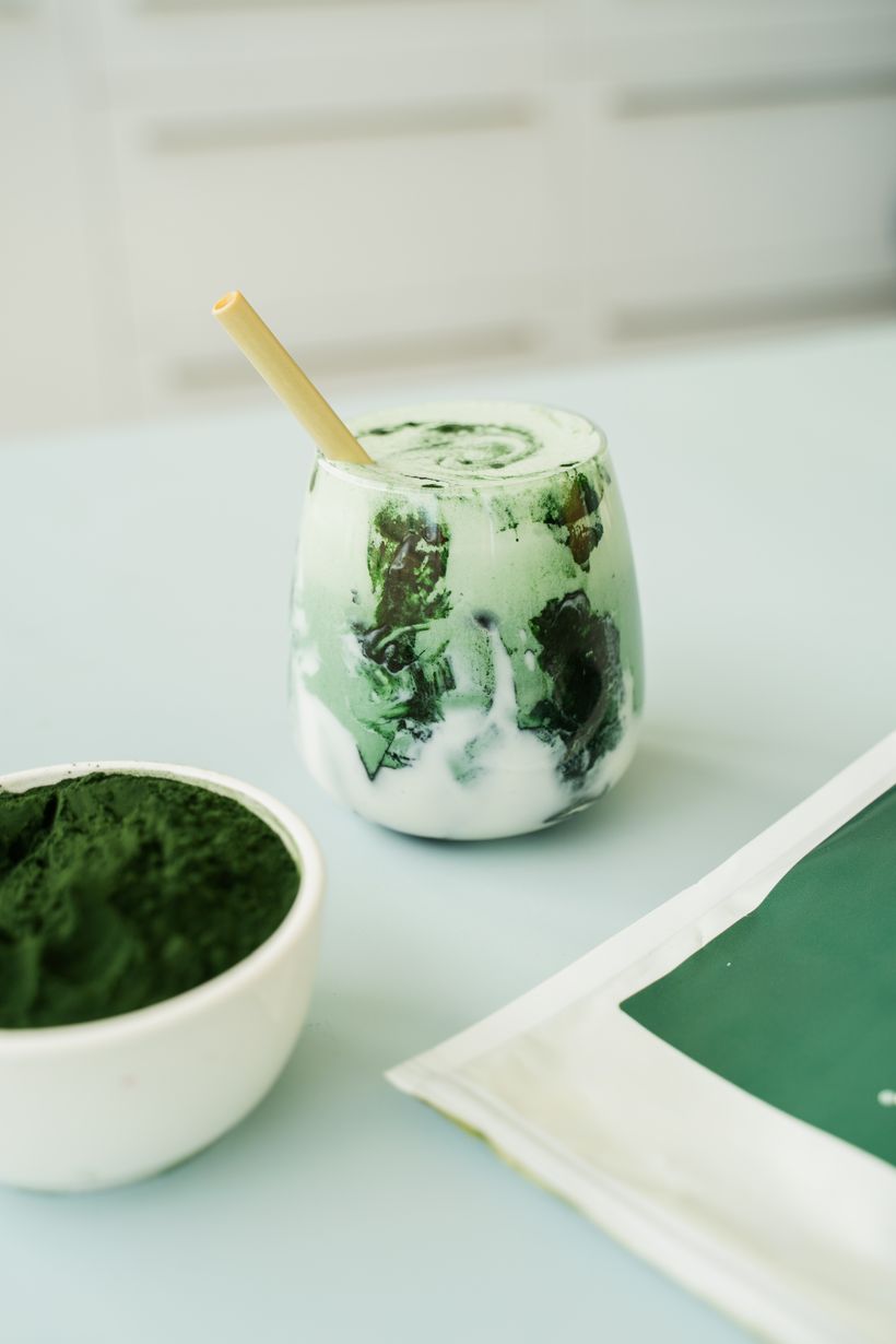 Banánové smoothie se spirulinou