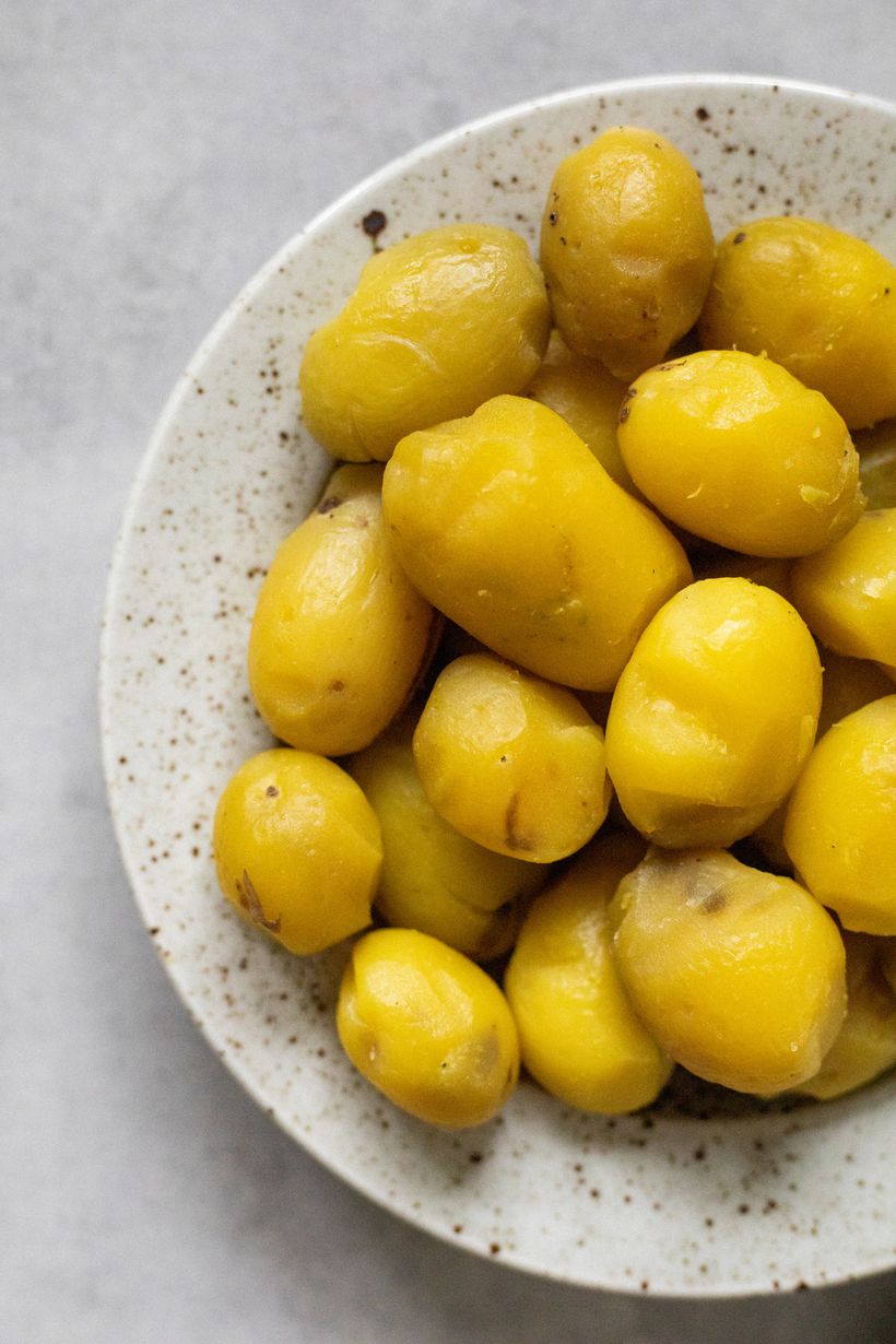 Bramborové lokše s povidly a tvarohem