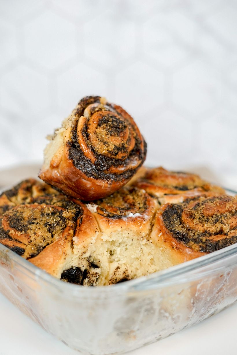 Makoví šneci z kynutého těsta