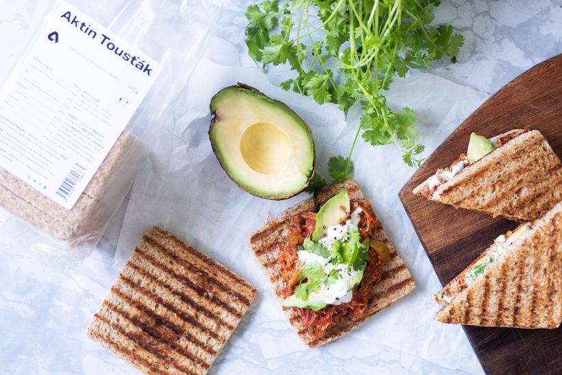 Sendvič s trhaným kuřecím masem