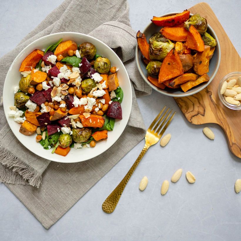 Sült zöldségekből készült téli saláta