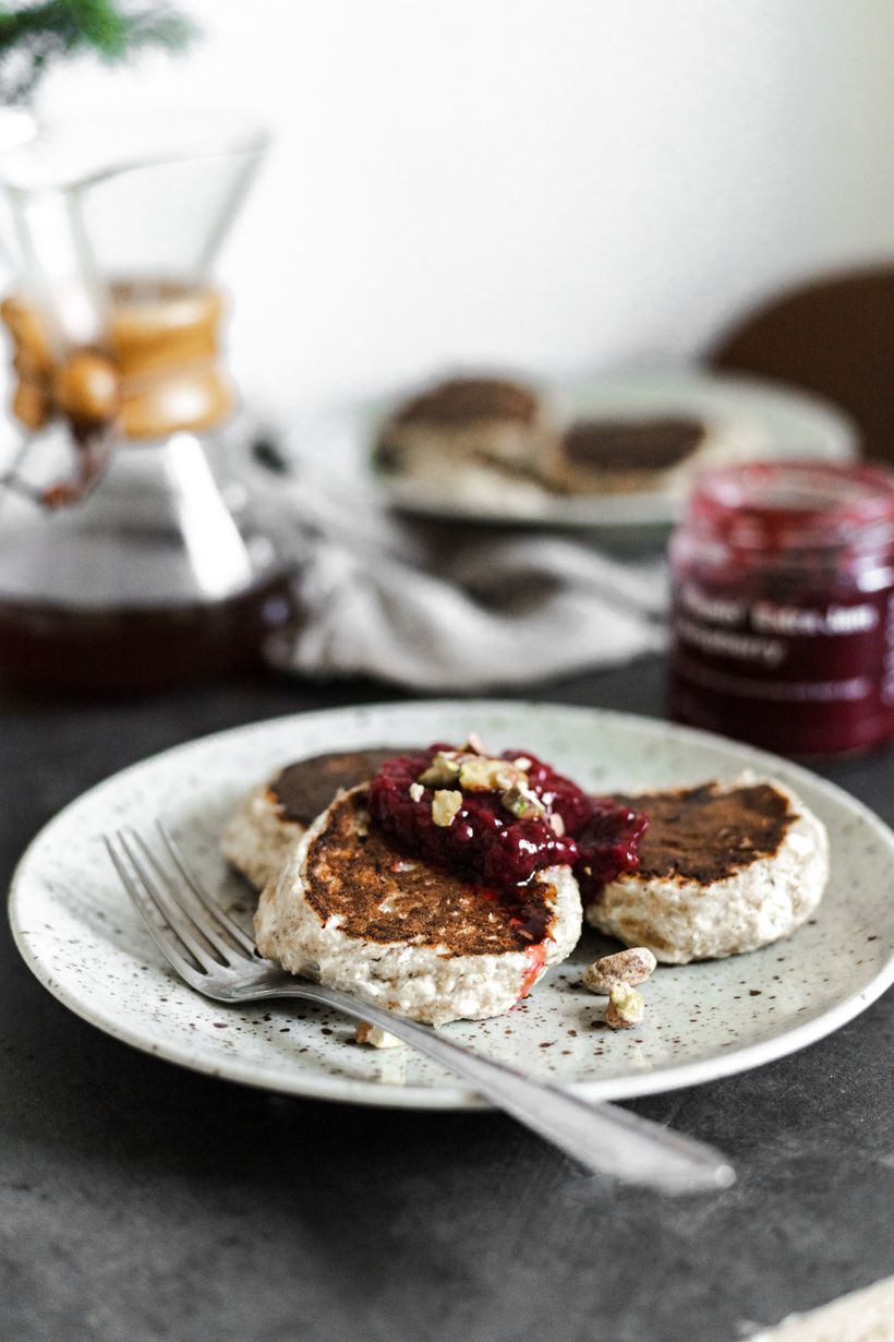 Syrniki: ukrainische Pfannkuchen mit Quark