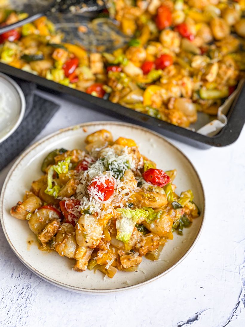 Zapečené gnocchi so zeleninou a tempehom