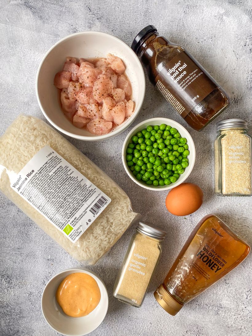 Orez prăjit cremos coreean cu pui