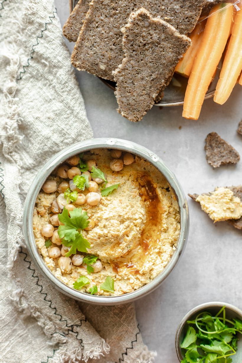 Skvelá, zdravá nátierka za pár minút: Hummus s mrkvou a koriandrom