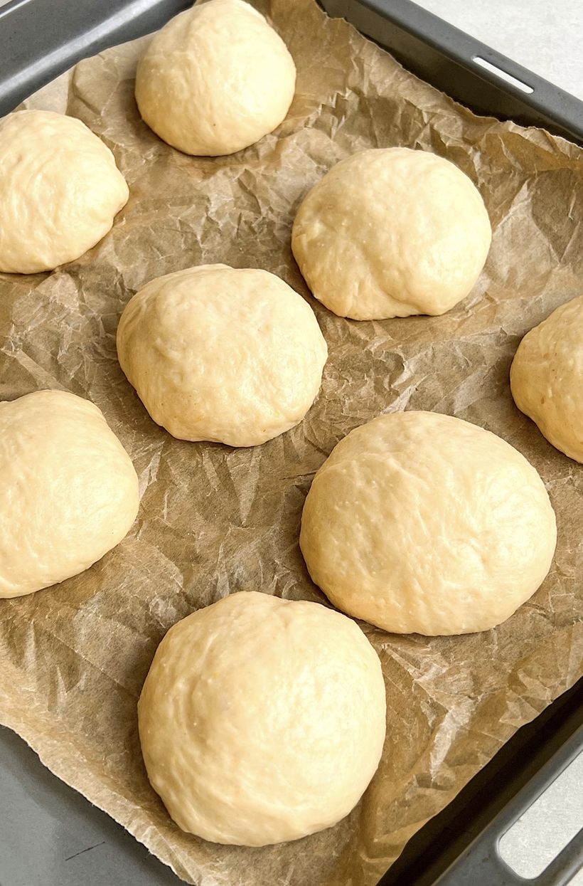 Brioška s kávovým krémem