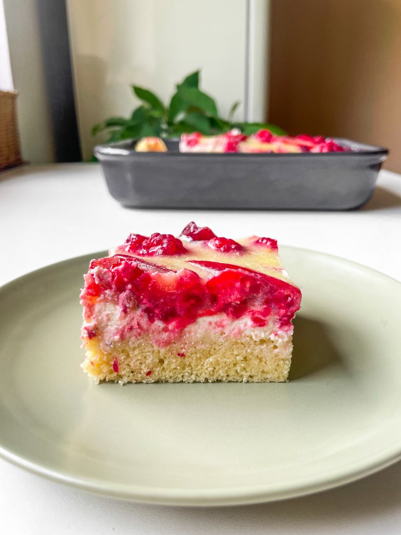 Protein Cake with Jelly