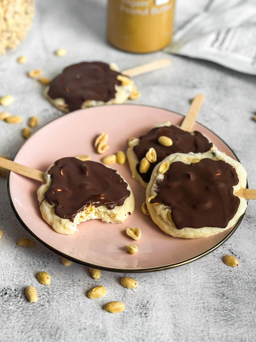 Yoghurt Popsicles with Peanuts