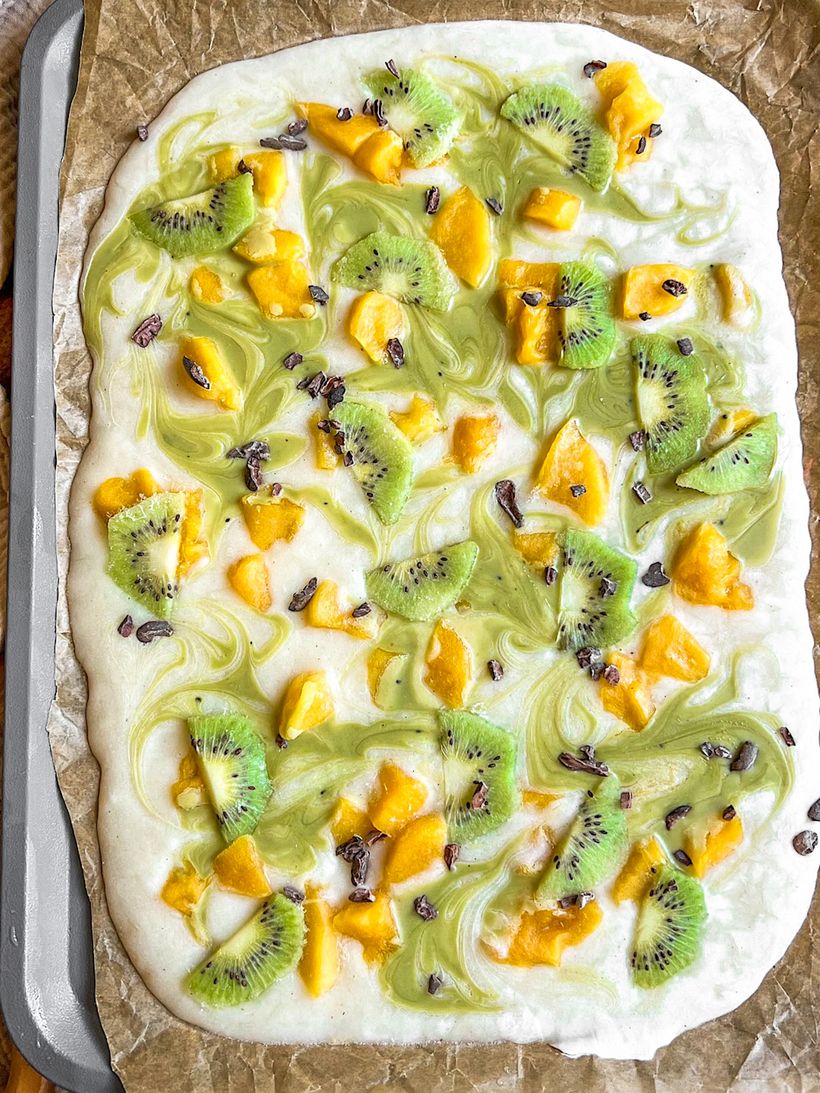 Frozen Yoghurt Bites with Matcha and Mango