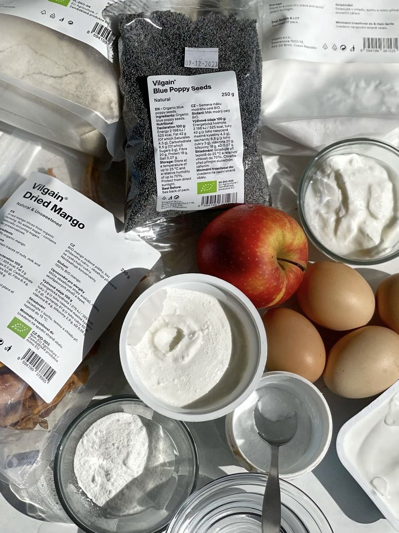 Makový koláč s ricottou a mangovým želé