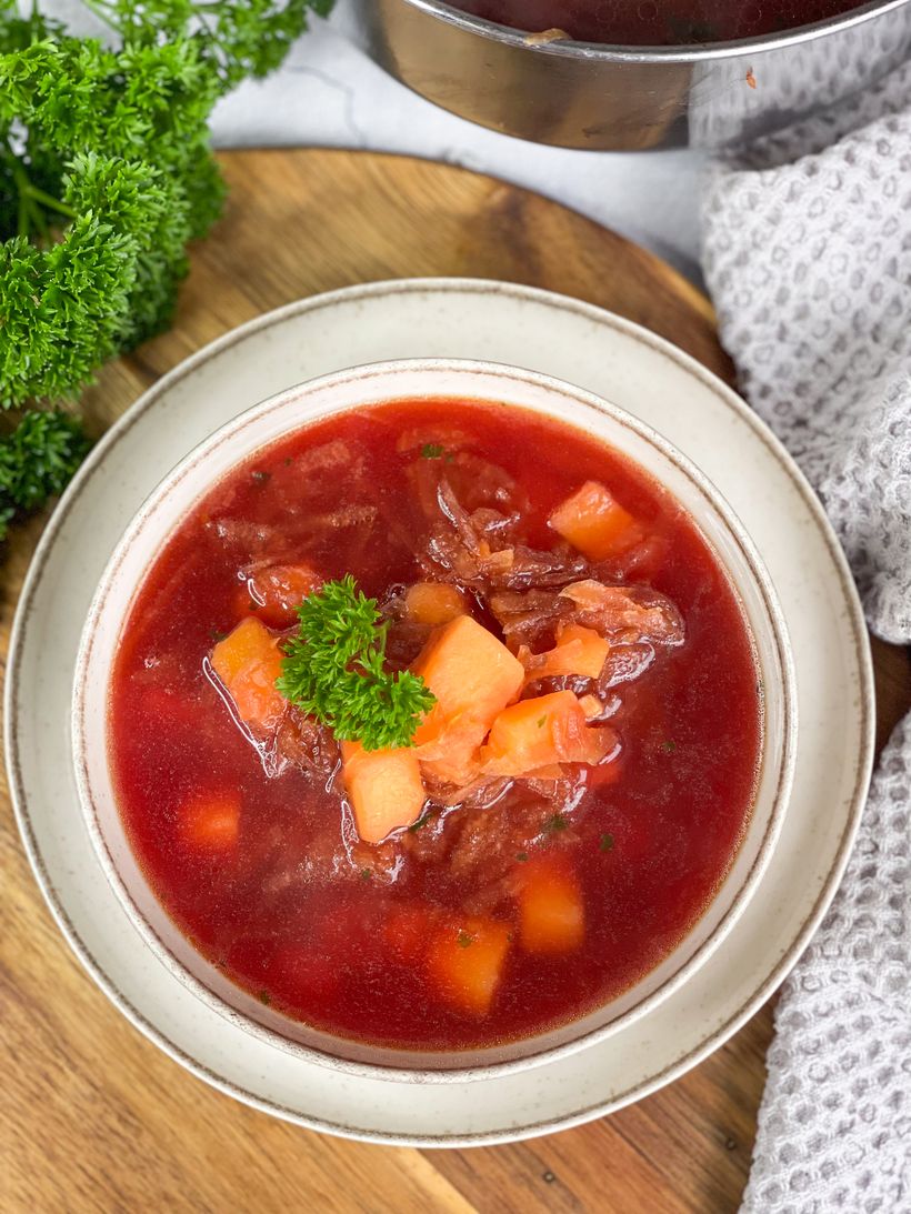 Jednoduchá polévka z červené řepy