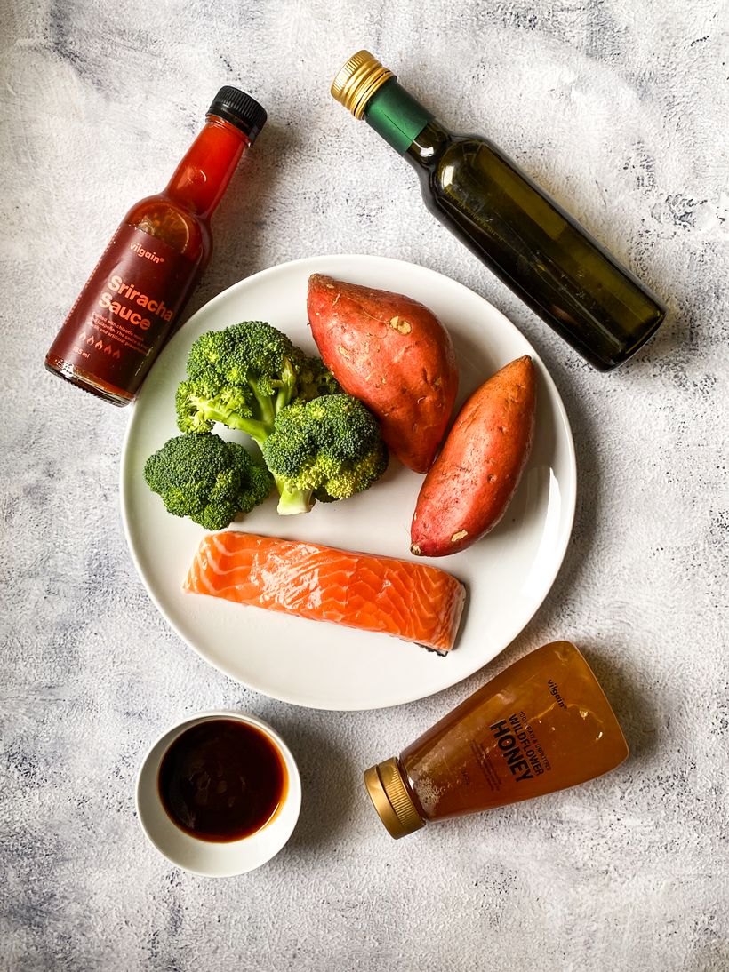 Pečený losos s batátovým pyré a brokolicí