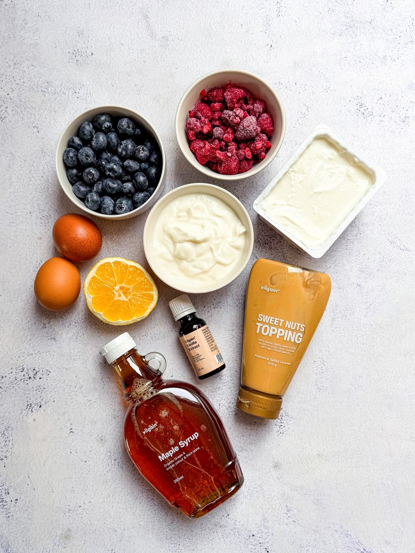 Mini Protein-Cheesecake mit Waldbeeren