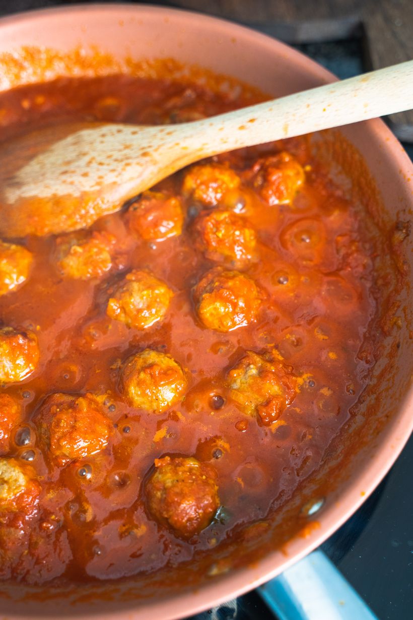 Masové koule s rajčatovou omáčkou