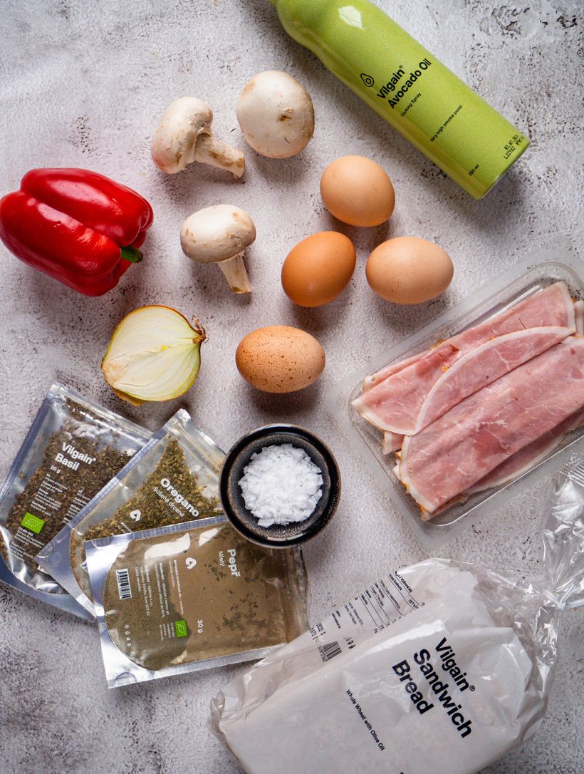 Zapečená vejce se šunkou a zeleninou