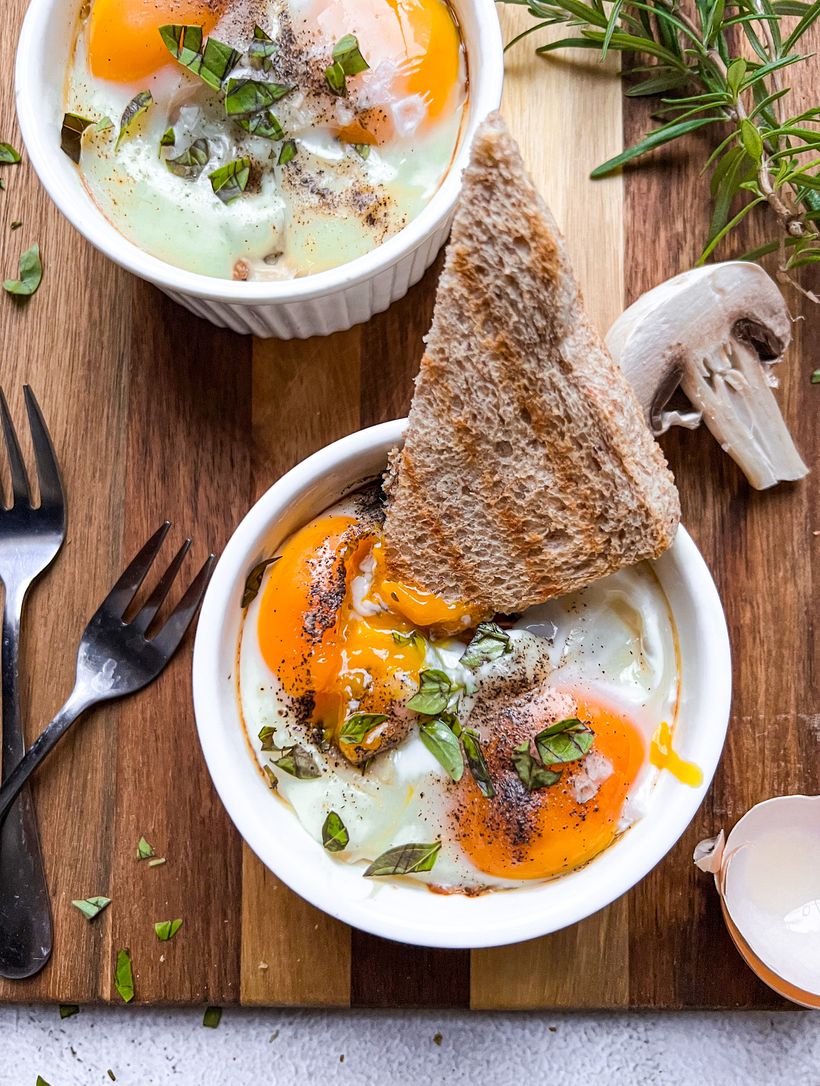 Zapečené vajcia so šunkou a zeleninou