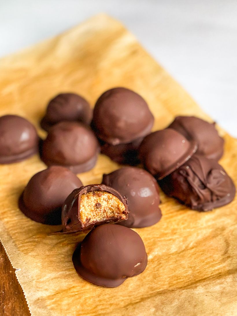 Bananen-Bällchen in Zartbitterschokolade