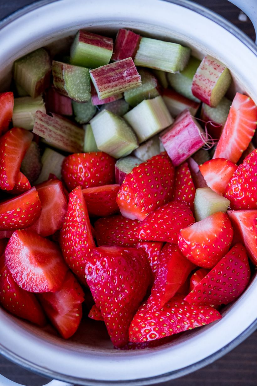 Galetka s jahodami a rebarborou