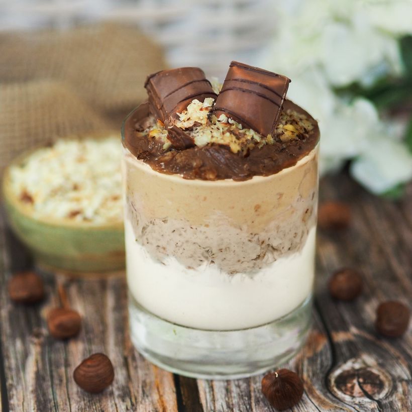 Kinder Bueno ve skleničce