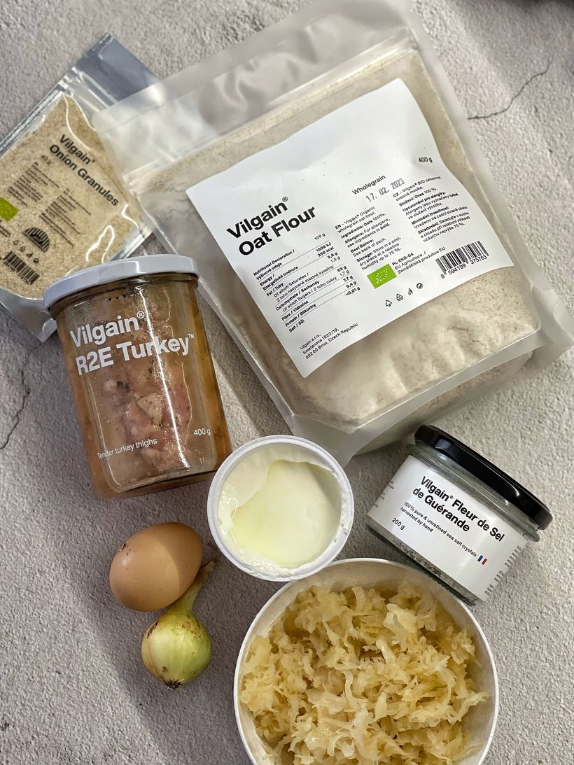 Jogurtové knedlíky plněné krůtím masem se zelím