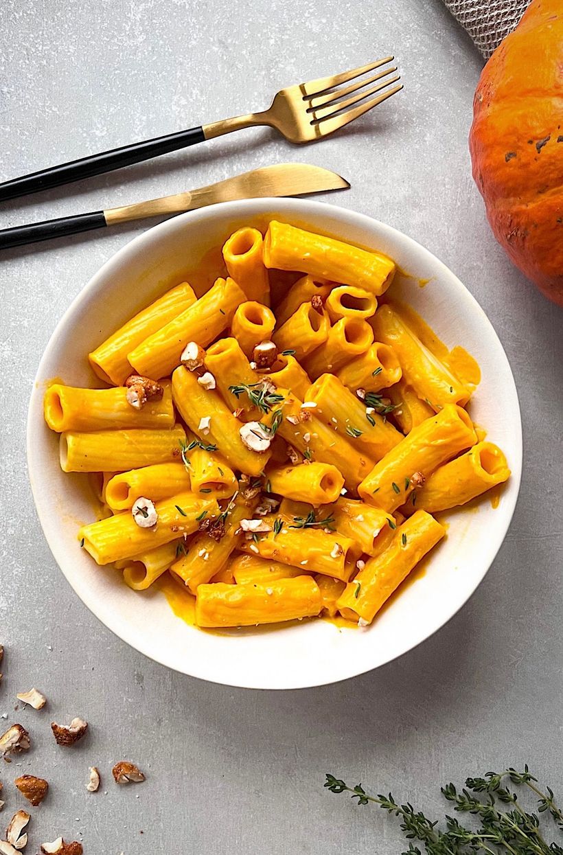 Fehérjében gazdag tészta sütőtökös szósszal