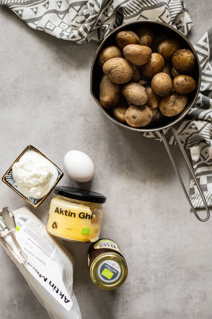 Bramborové lokše s povidly a tvarohem