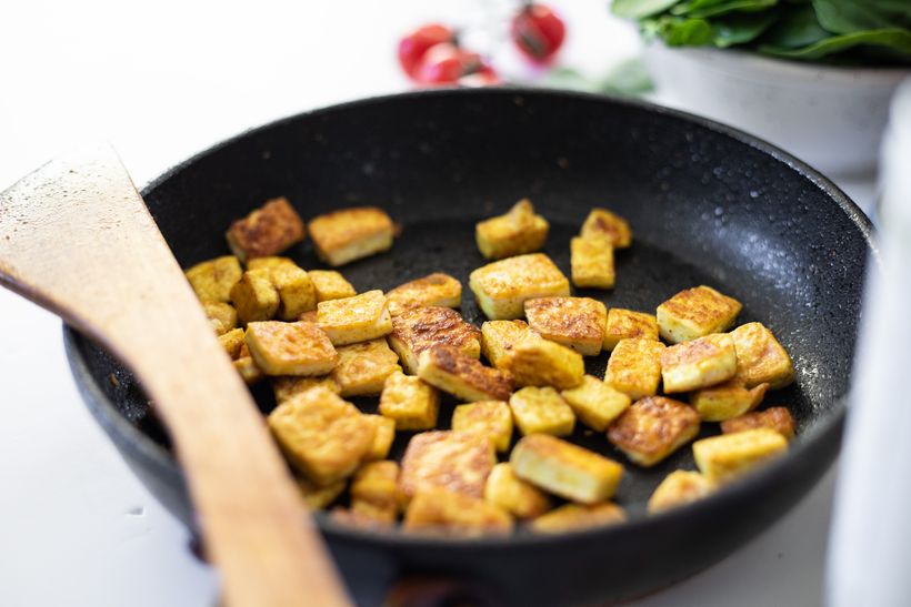 Vegan Palak Paneer: Indický špenát s tofu a dvoma prílohami