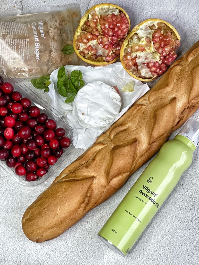 Bruschetta s hermelínem a brusinkami