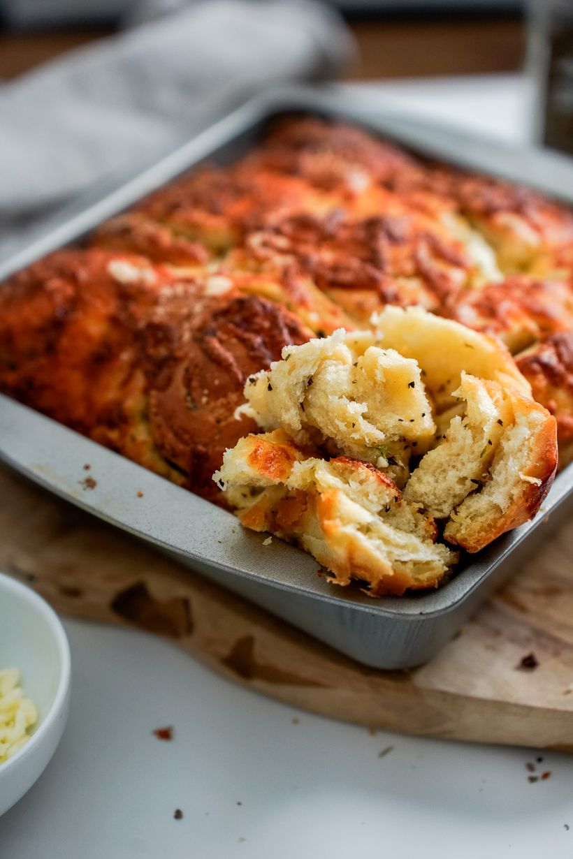 Herzhafte Hefeteig-Schnecken mit Knoblauch