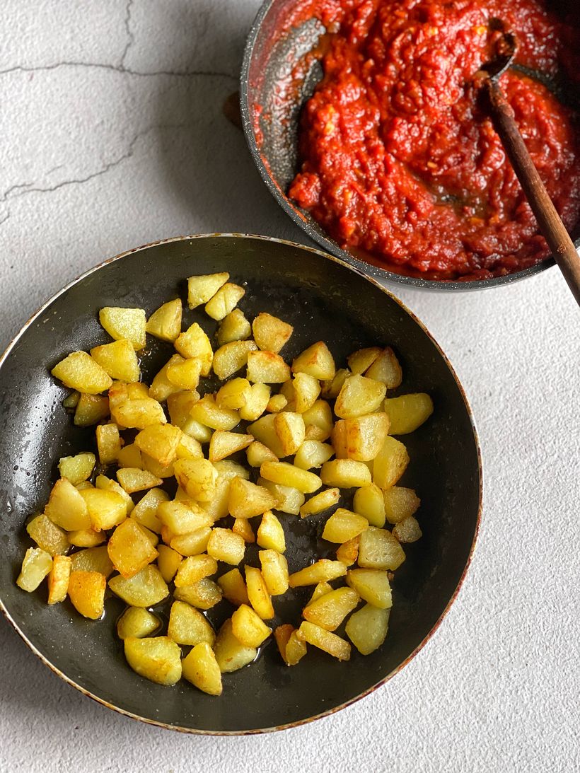 Patatas bravas: spanyol sült burgonya