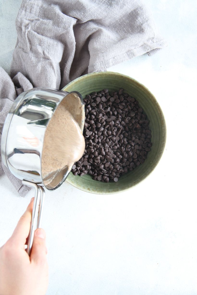 Domácí čokoládové lanýže s tahini